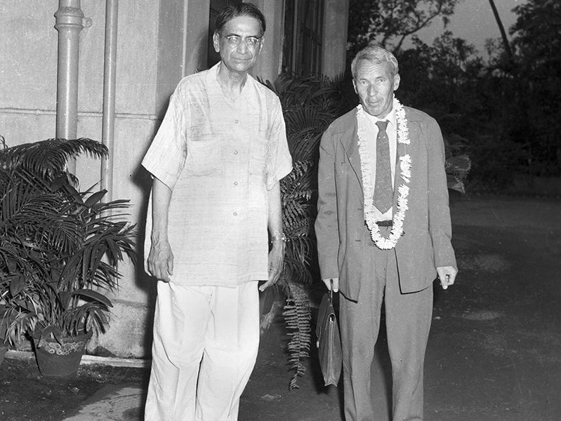 P C Mahalanobis welcomes A N Kolmogorov at Amrapali on April 24, 1962